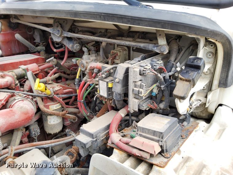 image for item DN6941 2016 Freightliner Business Class M2 106  truck cab and chassis