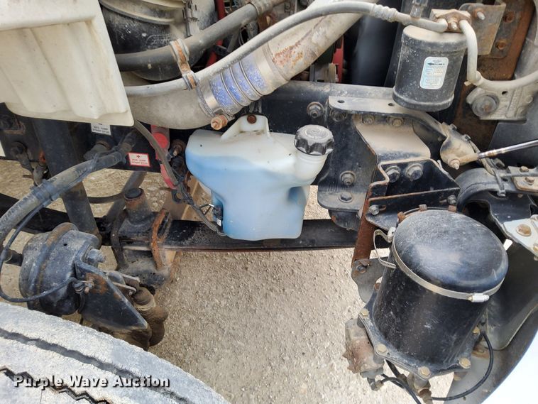 image for item DN6941 2016 Freightliner Business Class M2 106  truck cab and chassis