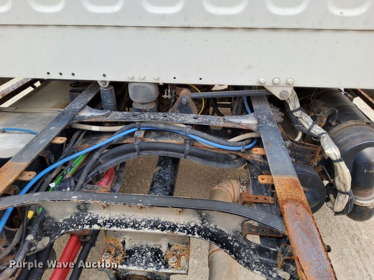 image for item DN6941 2016 Freightliner Business Class M2 106  truck cab and chassis