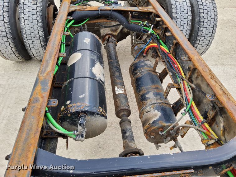 image for item DN6941 2016 Freightliner Business Class M2 106  truck cab and chassis