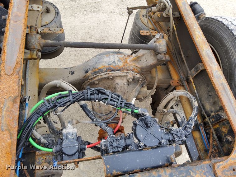 image for item DN6941 2016 Freightliner Business Class M2 106  truck cab and chassis