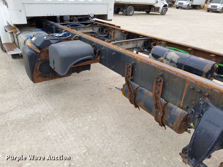 image for item DN6941 2016 Freightliner Business Class M2 106  truck cab and chassis