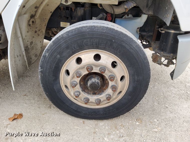 image for item DN6941 2016 Freightliner Business Class M2 106  truck cab and chassis