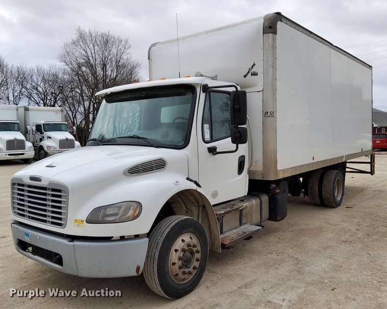 image for item DN6942 2016 Freightliner M2106  box truck