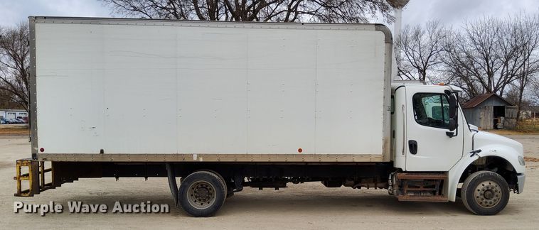 image for item DN6942 2016 Freightliner M2106  box truck