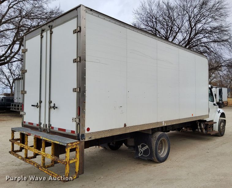 image for item DN6942 2016 Freightliner M2106  box truck
