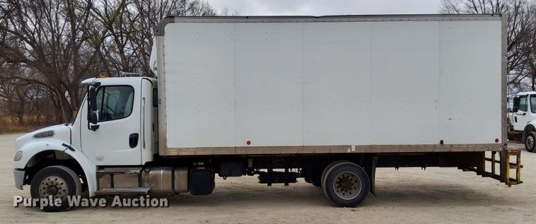 image for item DN6942 2016 Freightliner M2106  box truck