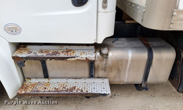 image for item DN6942 2016 Freightliner M2106  box truck