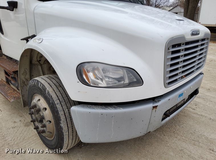 image for item DN6942 2016 Freightliner M2106  box truck