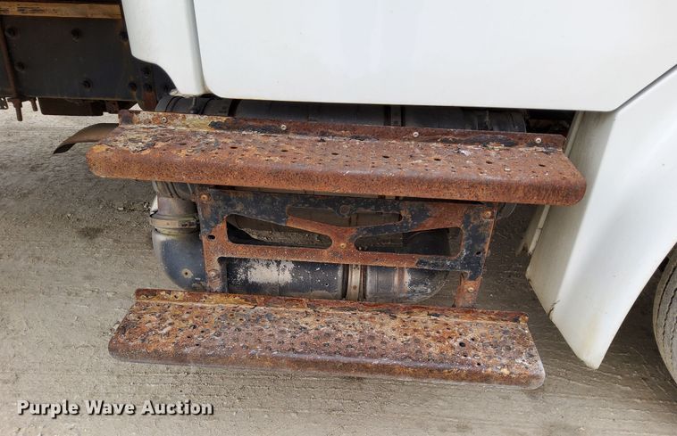 image for item DN6942 2016 Freightliner M2106  box truck