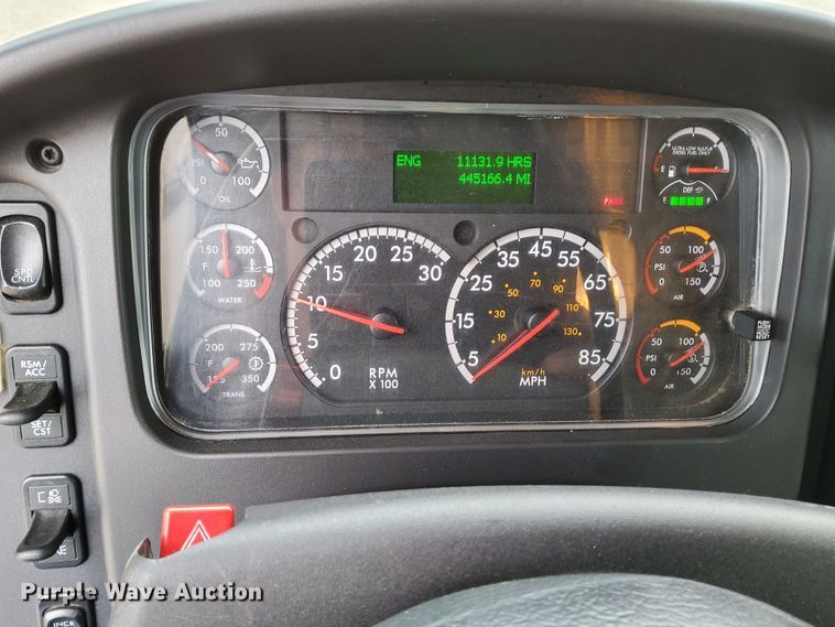 image for item DN6942 2016 Freightliner M2106  box truck