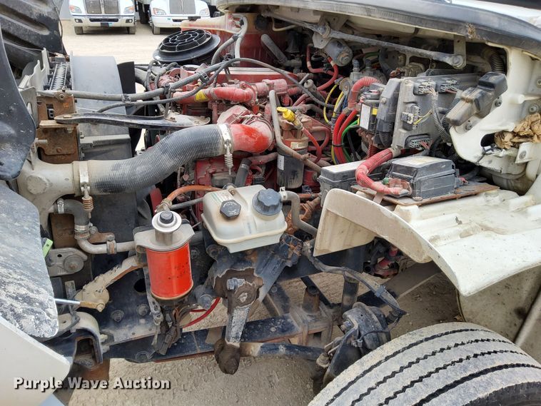 image for item DN6942 2016 Freightliner M2106  box truck