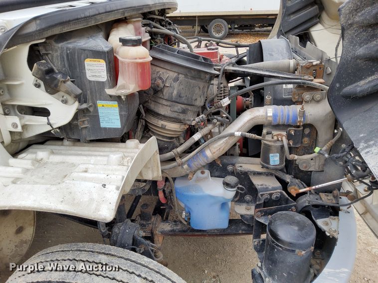 image for item DN6942 2016 Freightliner M2106  box truck