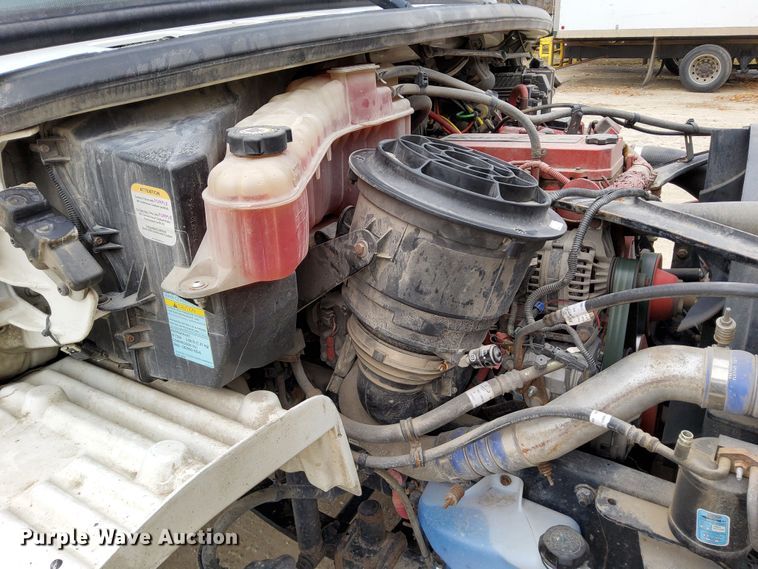 image for item DN6942 2016 Freightliner M2106  box truck