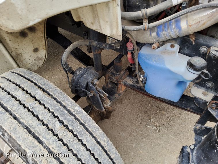 image for item DN6942 2016 Freightliner M2106  box truck