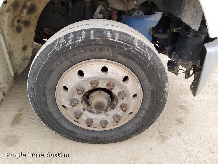 image for item DN6942 2016 Freightliner M2106  box truck