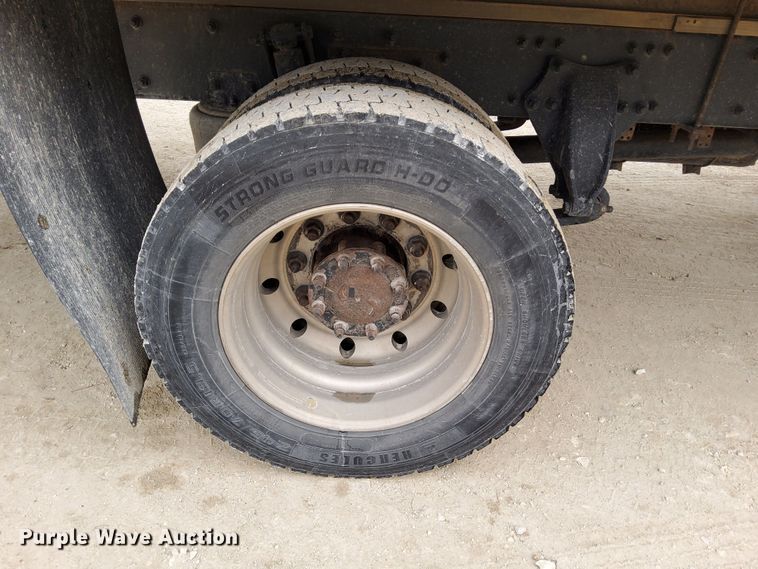 image for item DN6942 2016 Freightliner M2106  box truck