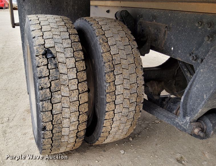 image for item DN6942 2016 Freightliner M2106  box truck