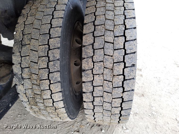 image for item DN6942 2016 Freightliner M2106  box truck