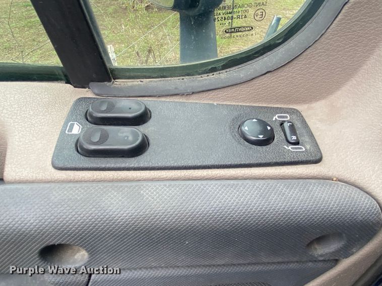 image for item DN8047 2013 Freightliner Cascadia  semi truck