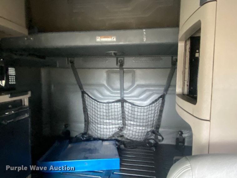 image for item DN8047 2013 Freightliner Cascadia  semi truck