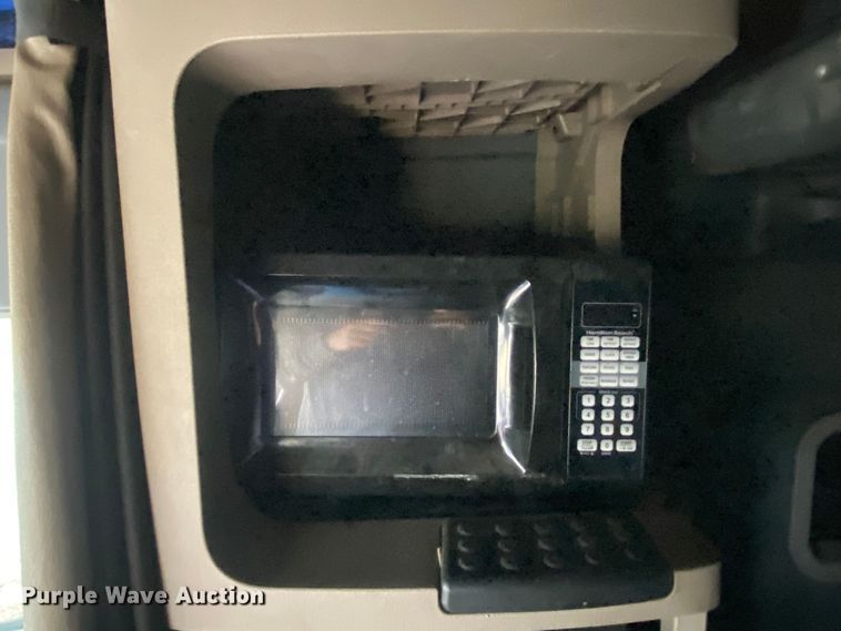 image for item DN8047 2013 Freightliner Cascadia  semi truck