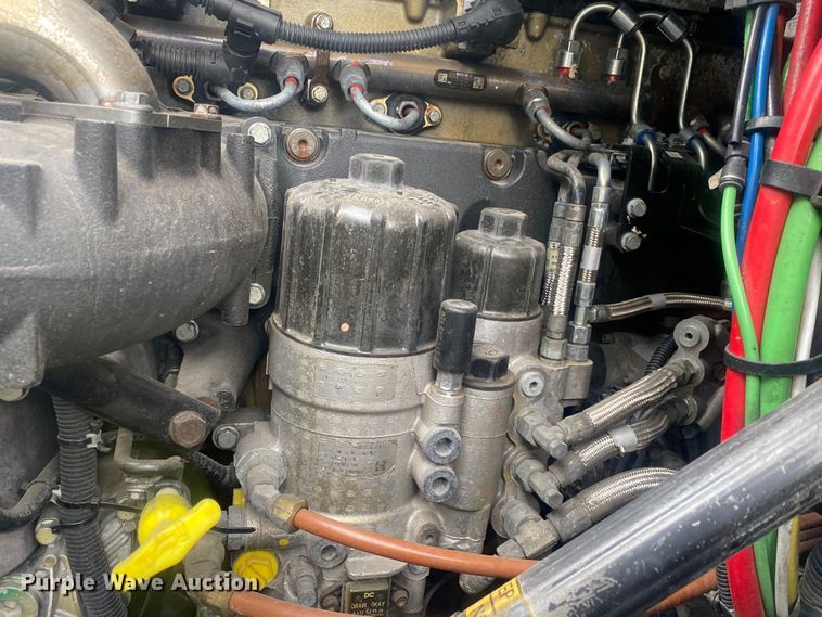 image for item DN8047 2013 Freightliner Cascadia  semi truck