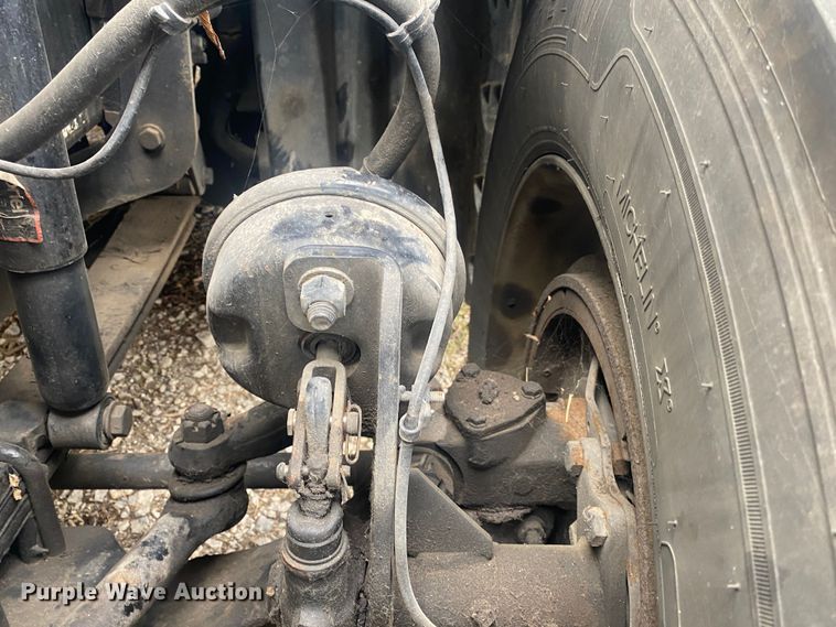 image for item DN8047 2013 Freightliner Cascadia  semi truck