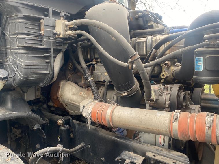 image for item DN8047 2013 Freightliner Cascadia  semi truck