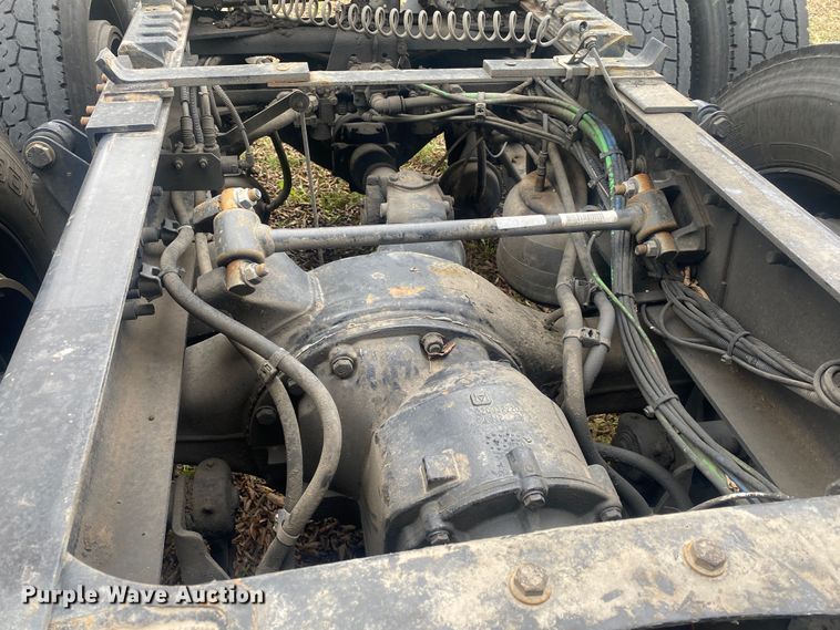 image for item DN8047 2013 Freightliner Cascadia  semi truck