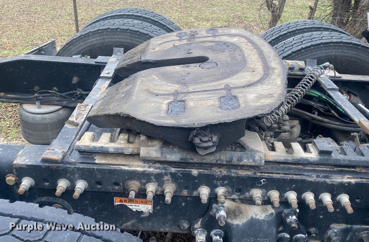 image for item DN8047 2013 Freightliner Cascadia  semi truck