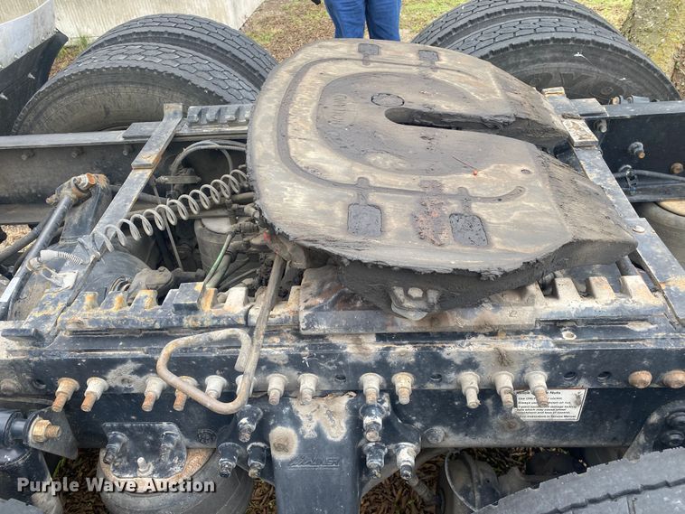 image for item DN8047 2013 Freightliner Cascadia  semi truck