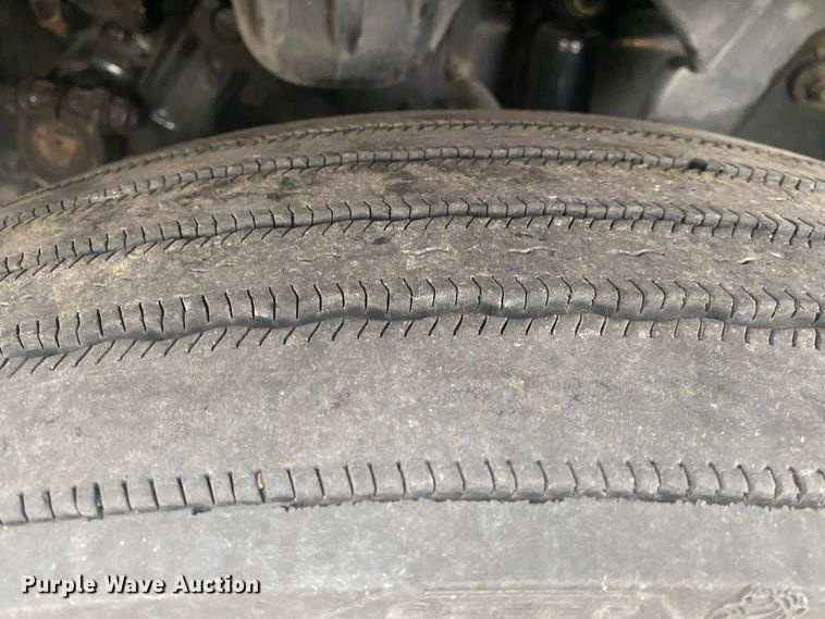 image for item DN8047 2013 Freightliner Cascadia  semi truck