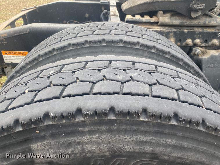 image for item DN8047 2013 Freightliner Cascadia  semi truck