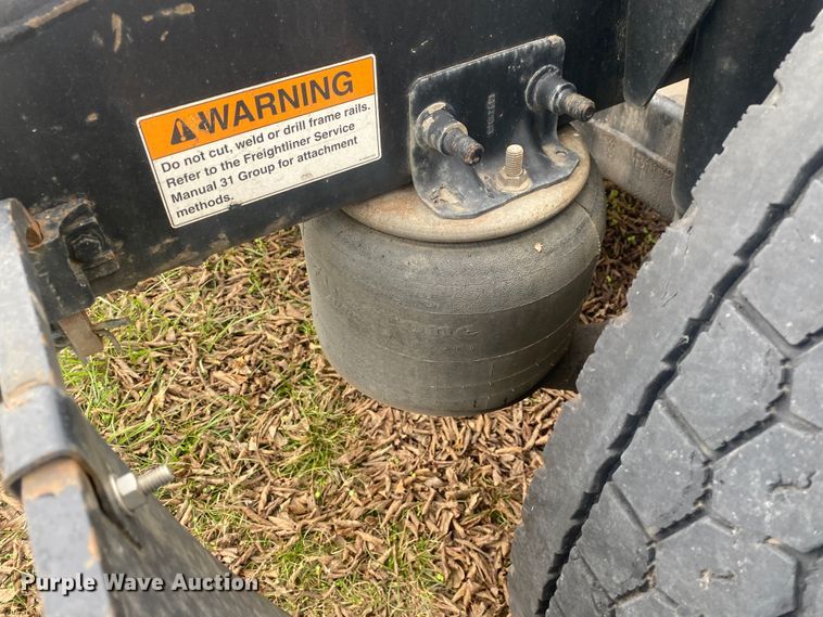 image for item DN8047 2013 Freightliner Cascadia  semi truck