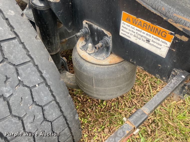 image for item DN8047 2013 Freightliner Cascadia  semi truck