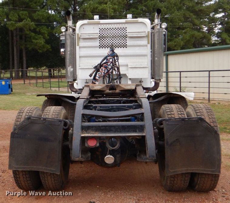 image for item DO1520 2006 Peterbilt 378  semi truck