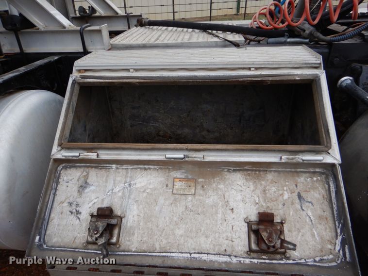 image for item DO1520 2006 Peterbilt 378  semi truck