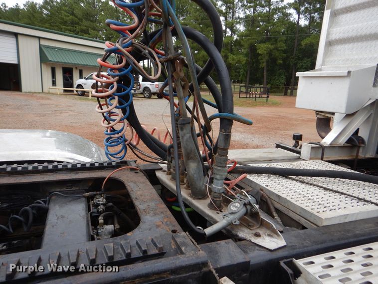 image for item DO1520 2006 Peterbilt 378  semi truck