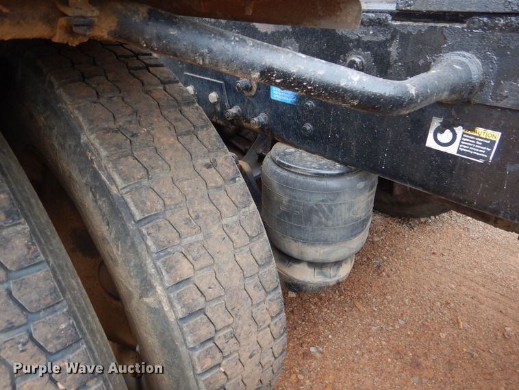 image for item DO1520 2006 Peterbilt 378  semi truck