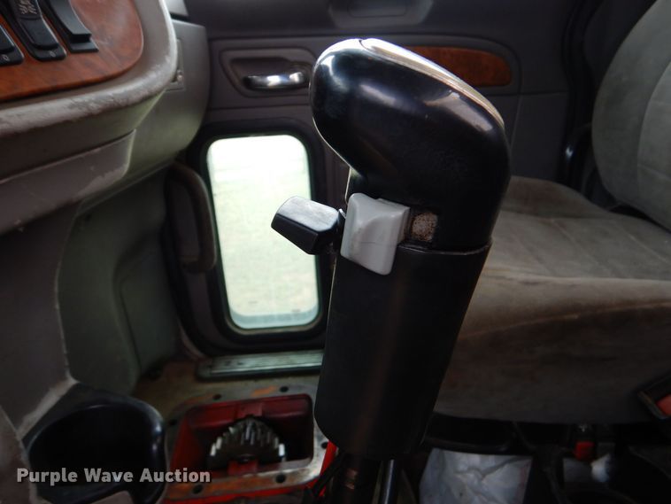 image for item DO1520 2006 Peterbilt 378  semi truck