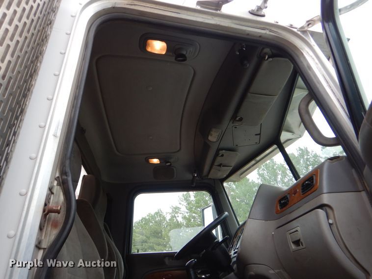 image for item DO1520 2006 Peterbilt 378  semi truck