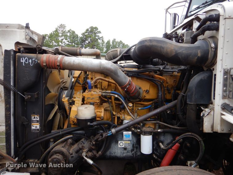 image for item DO1520 2006 Peterbilt 378  semi truck