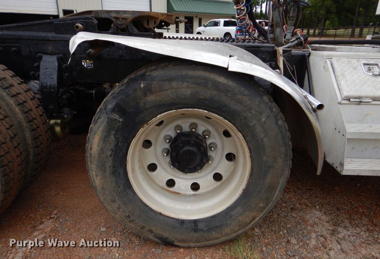 image for item DO1520 2006 Peterbilt 378  semi truck