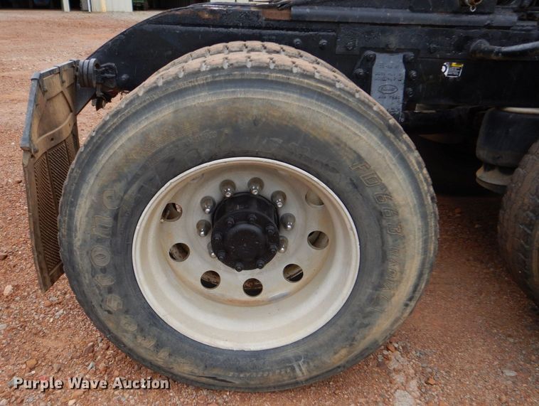 image for item DO1520 2006 Peterbilt 378  semi truck