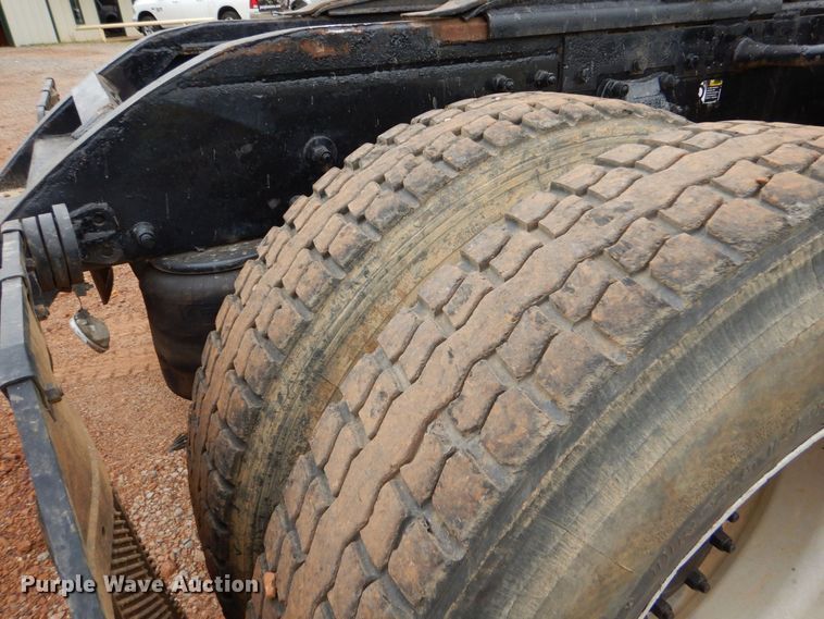 image for item DO1520 2006 Peterbilt 378  semi truck