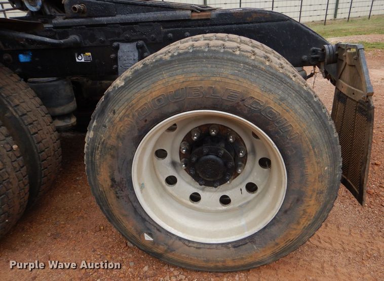 image for item DO1520 2006 Peterbilt 378  semi truck