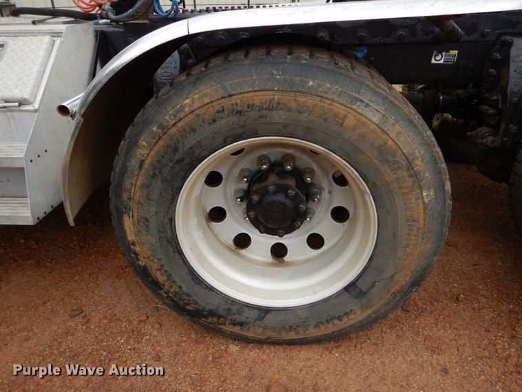 image for item DO1520 2006 Peterbilt 378  semi truck