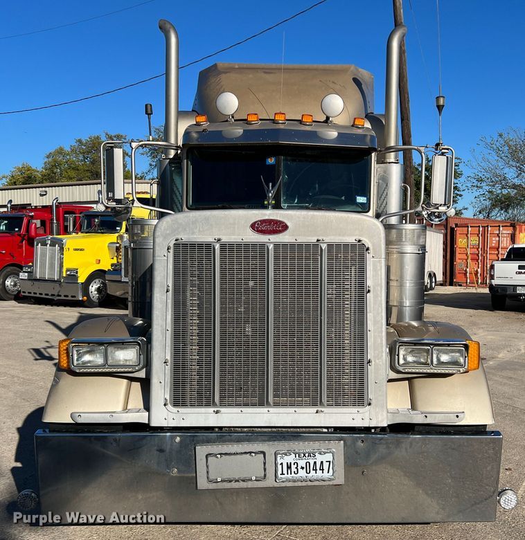 image for item DO8856 2005 Peterbilt 379  semi truck