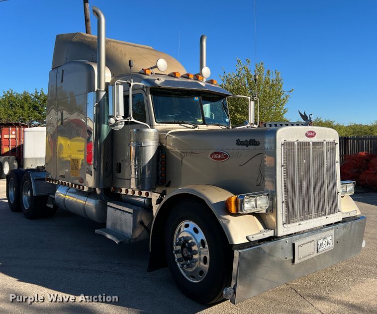 image for item DO8856 2005 Peterbilt 379  semi truck